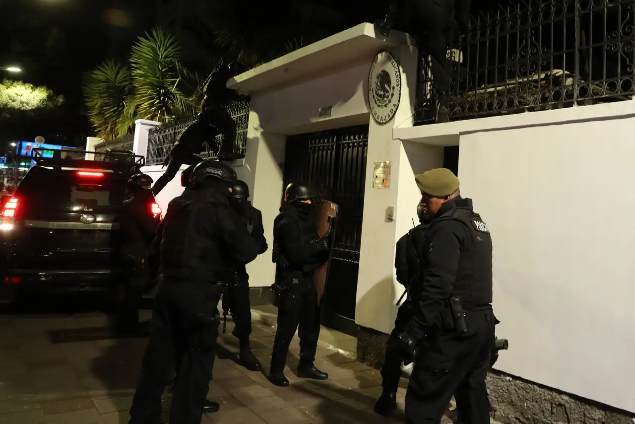 Reino Unido condena el asalto de las fuerzas ecuatorianas a la embajada de México