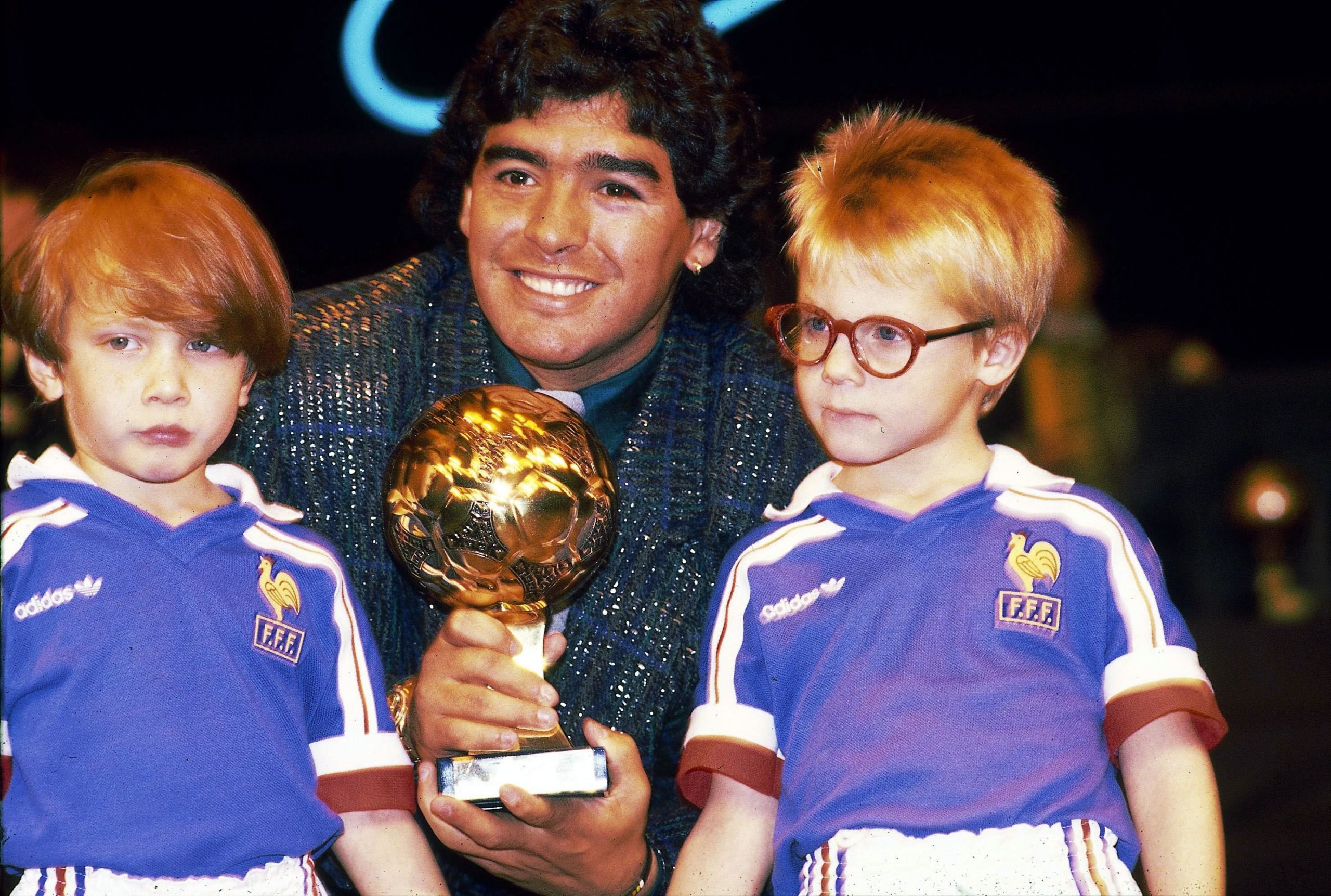 Justicia francesa ordena incautar el Balón de Oro mundialista de Diego Armando Maradona