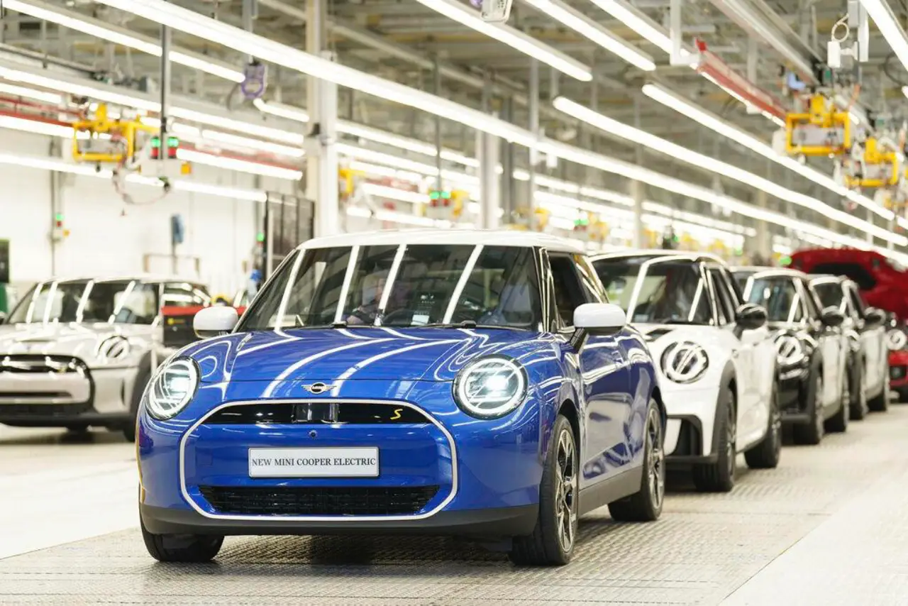 BMW incluyó piezas de proveedor chino prohibido en 8,000 vehículos importados a EU, según un informe del Senado de EU