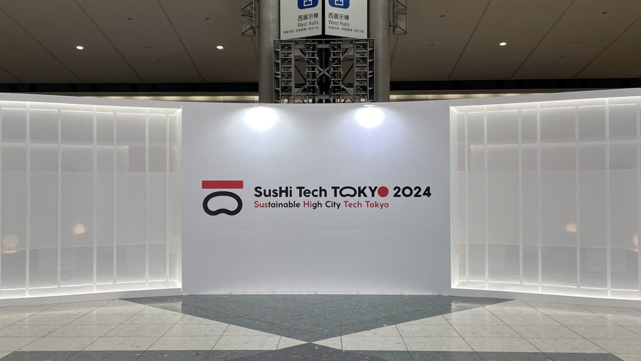 Autos voladores, moda del futuro y robots se dejan ver en la feria SusHi Tech de Tokio