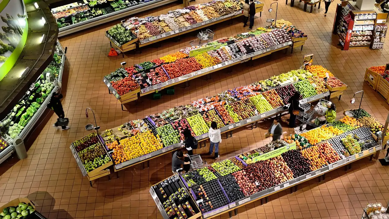 Precios mundiales de los alimentos suben en febrero por alza del azúcar: FAO