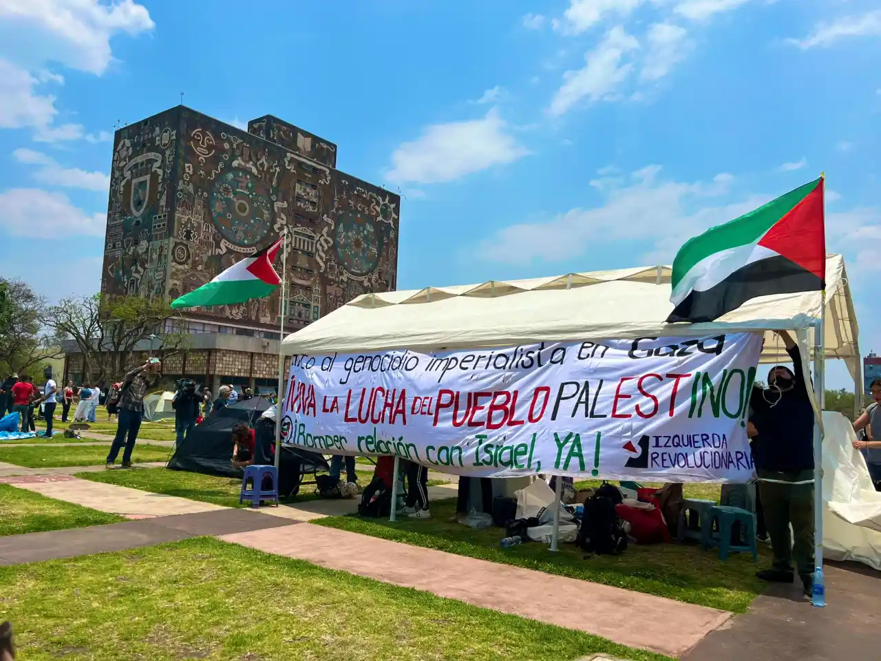 Instalan campamento en la UNAM en apoyo a Palestina