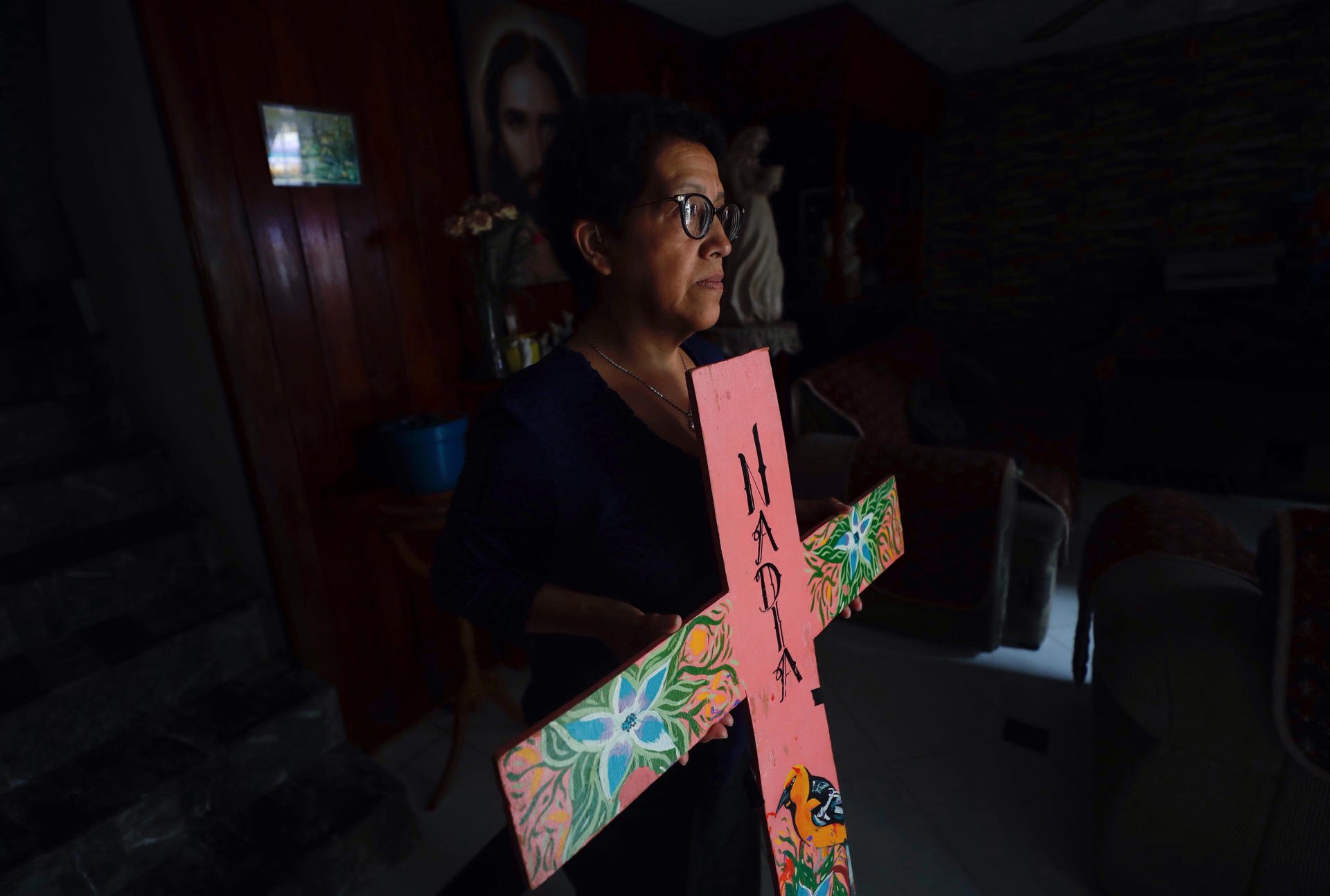 Madres de víctimas de feminicidio y niños huérfanos marcan este 10 de mayo en México