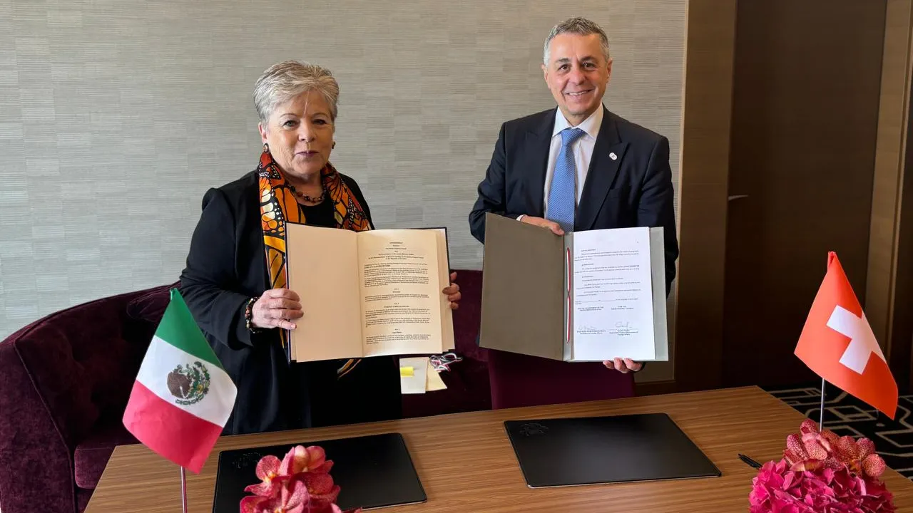 México firma acuerdo con Suiza para salvaguardar intereses diplomáticos en Ecuador