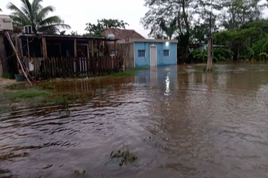 Habitantes de Bacalar solicitan ayuda humanitaria tras inundaciones