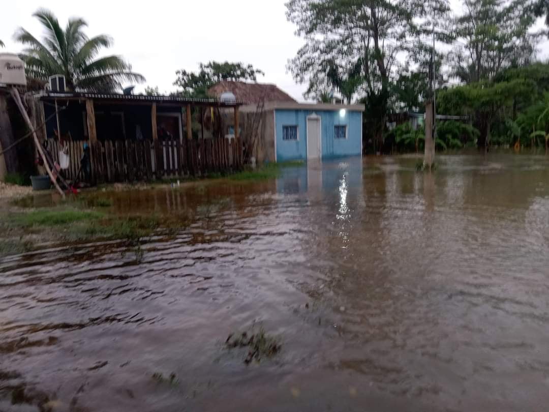 Habitantes de Bacalar solicitan ayuda humanitaria tras inundaciones