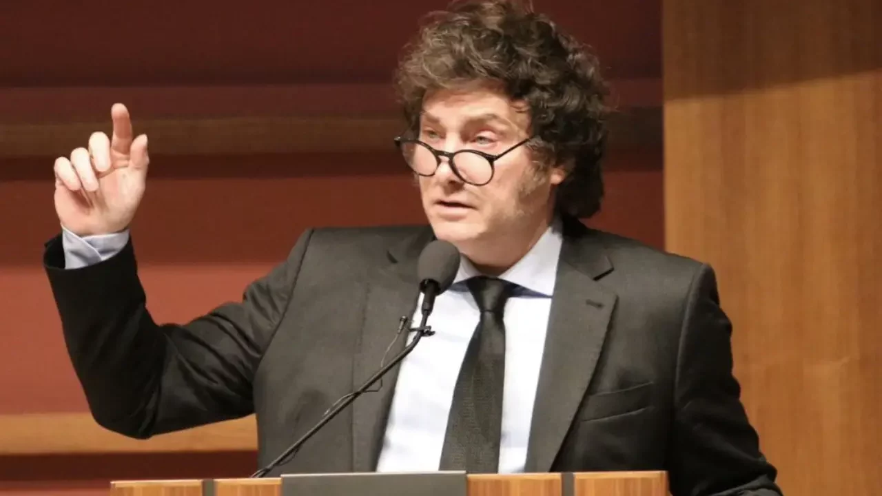 Milei apuesta por la ‘emisión cero’ en un desafiante escenario económico en Argentina