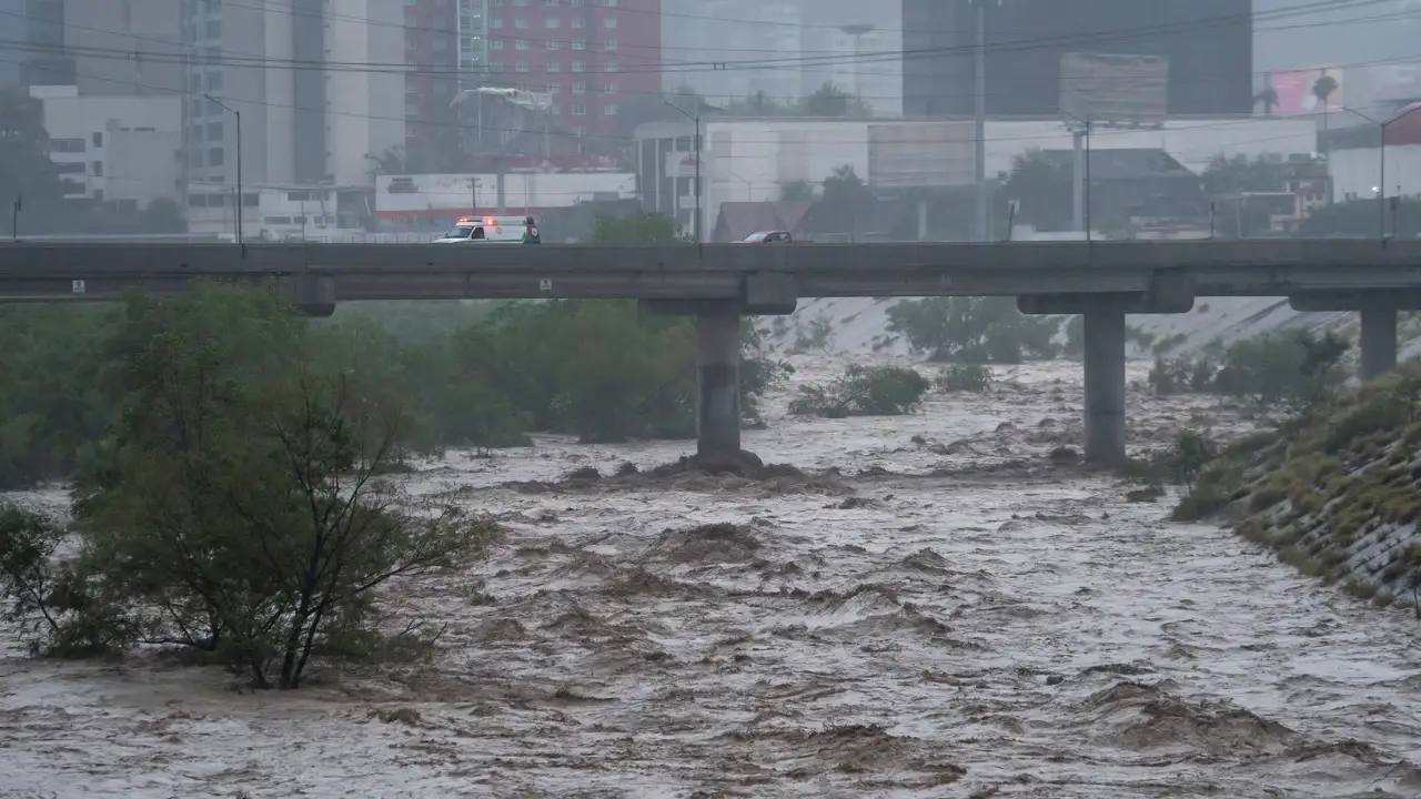 Nuevo León declara emergencia por los daños de la tormenta Alberto