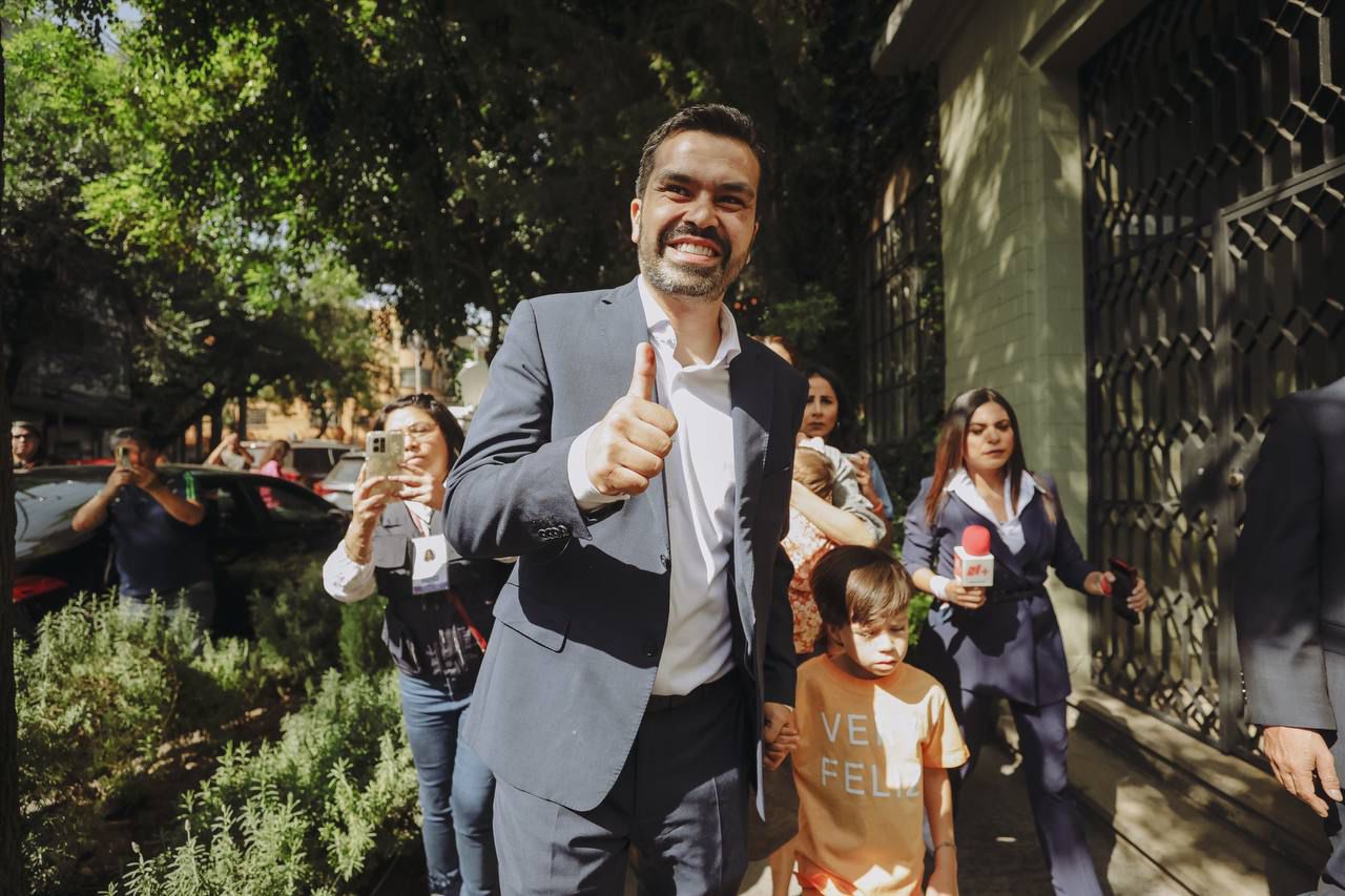 Elecciones 2024: Álvarez Máynez vota ‘orgulloso’ y pide una elección ‘en paz’