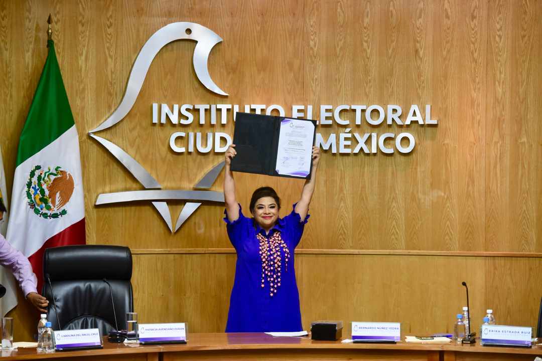 Clara Brugada recibe constancia de mayoría que la acredita como Jefa de Gobierno electa en CDMX