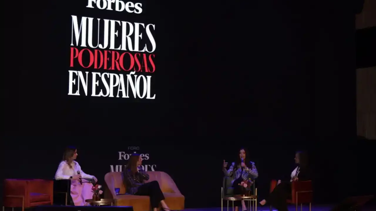 Mujeres Poderosas 2024: ‘Fuerte rezago de conocimiento y acceso a recursos financieros para mujeres’, dicen directivas