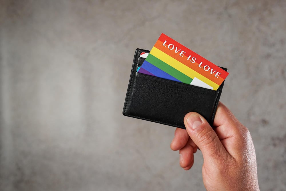 Desafíos de la comunidad LGBTQ con sus finanzas personales