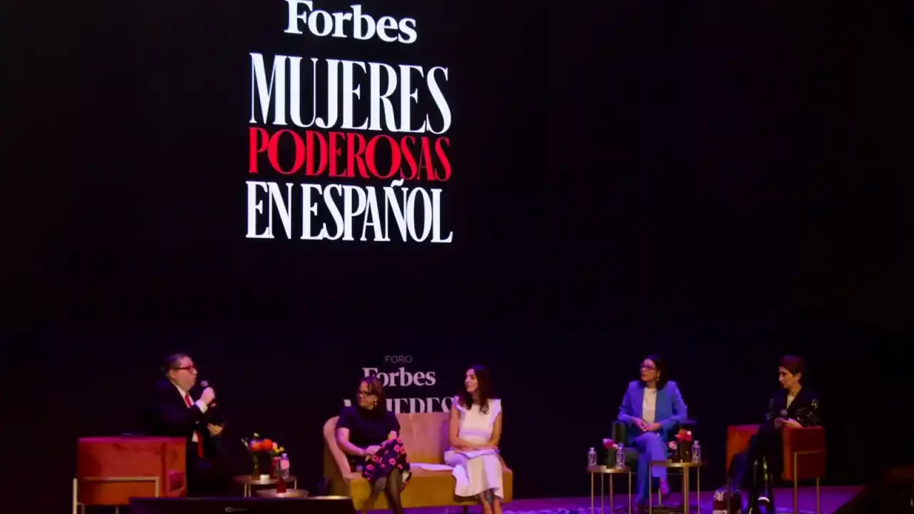Mujeres Poderosas 2024: Directivas alzan la voz ante la inequidad