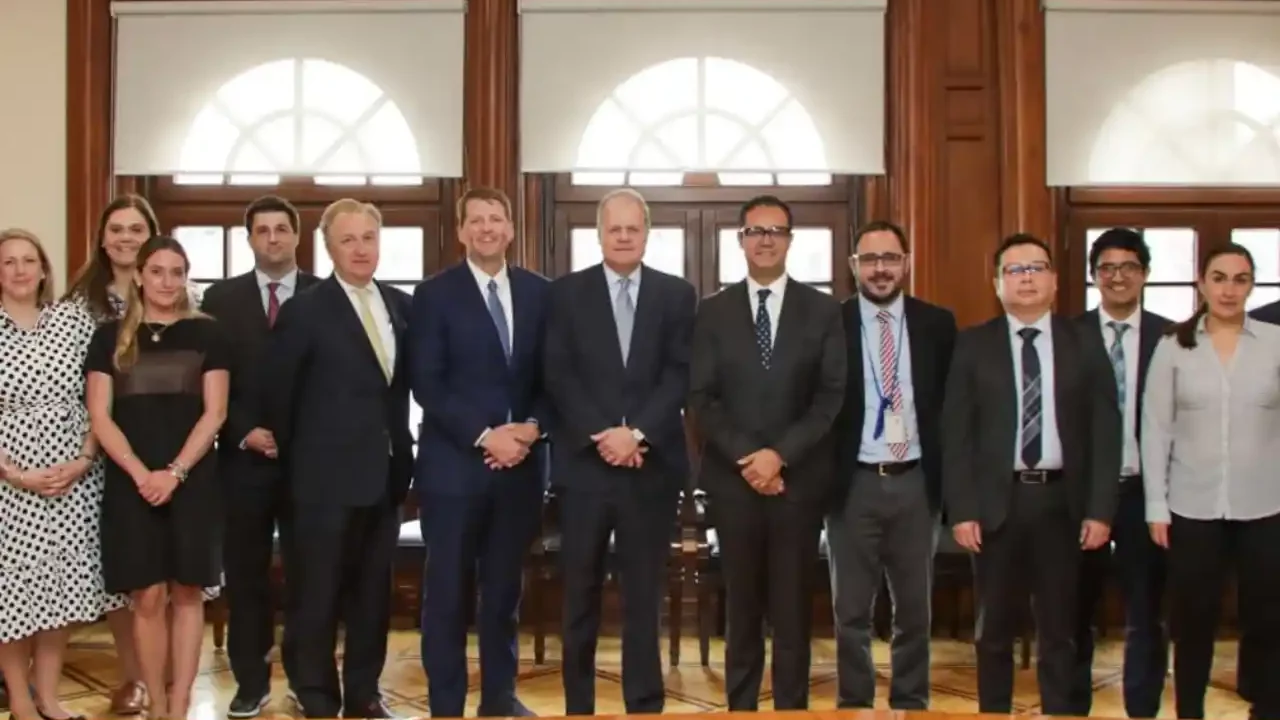 México y EU acuerdan fortalecer regulaciones financieras