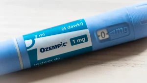 Ozempic podría ayudar potencialmente a las personas a dejar de fumar, dijeron los investigadores.NurPhoto vía Getty Images