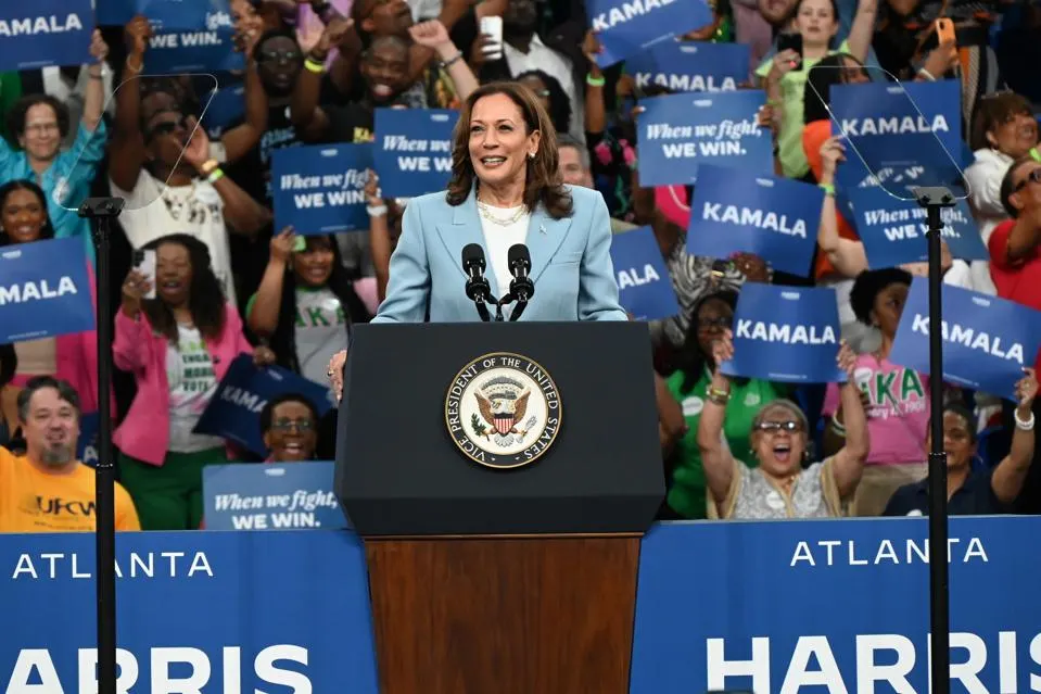 Más de 100 capitalistas de riesgo prometen respaldar a Kamala Harris, incluidos estos multimillonarios