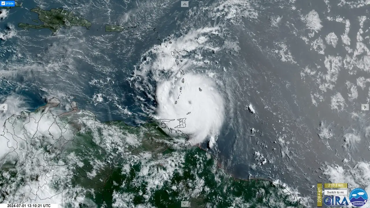Beryl se aproxima a Jamaica como un devastador huracán de categoría 5