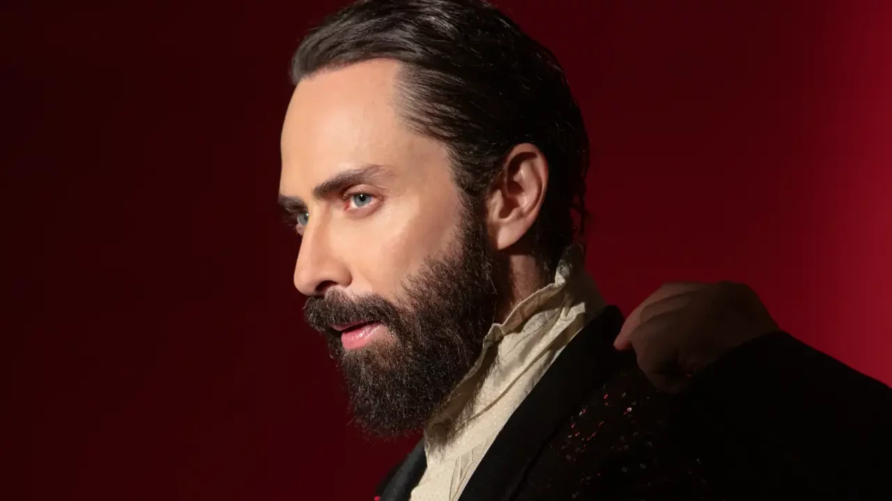 La historia musical de Jay de la Cueva es contada en el proyecto audiovisual ‘Traidor’