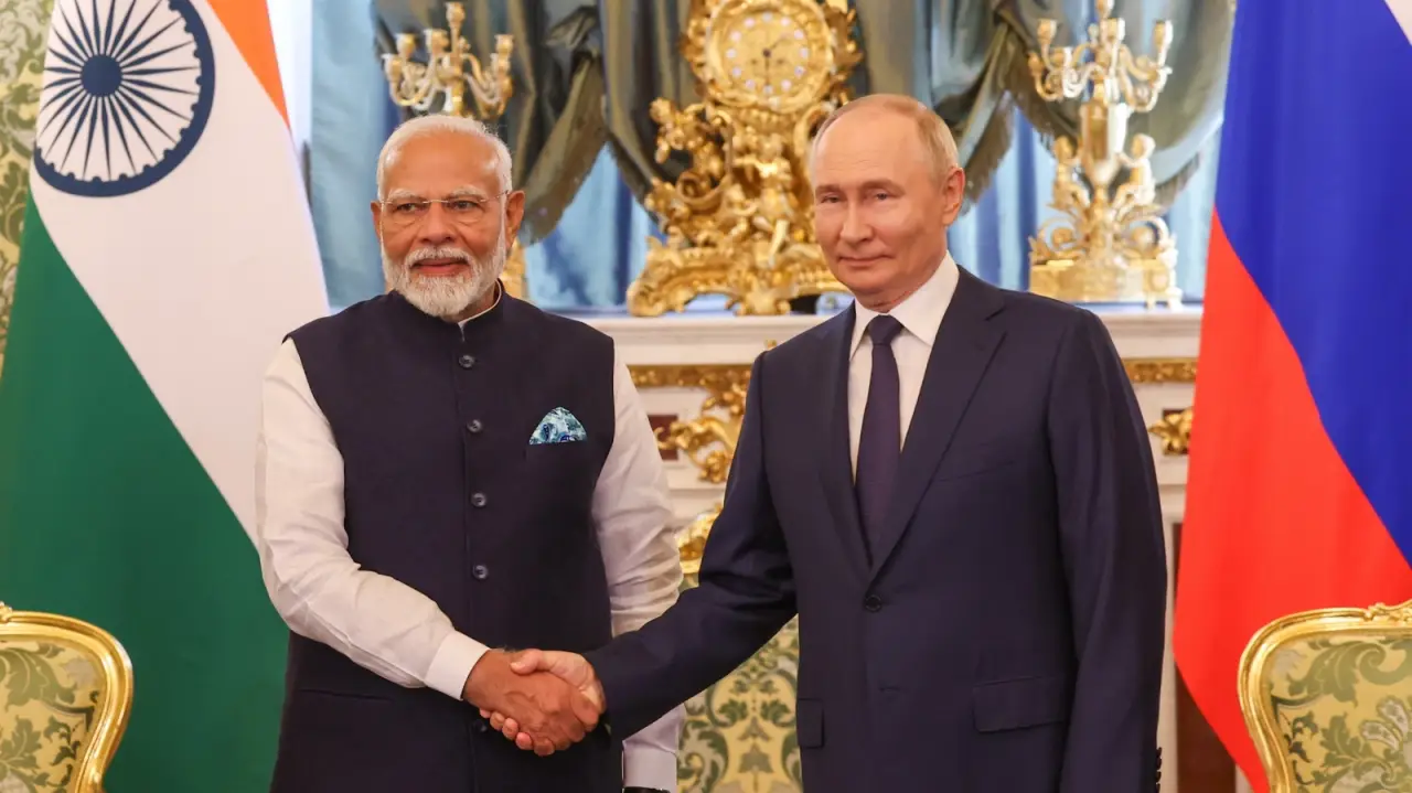 Putin condecora a primer ministro de India con la orden de San Andrés, la más alta distinción rusa