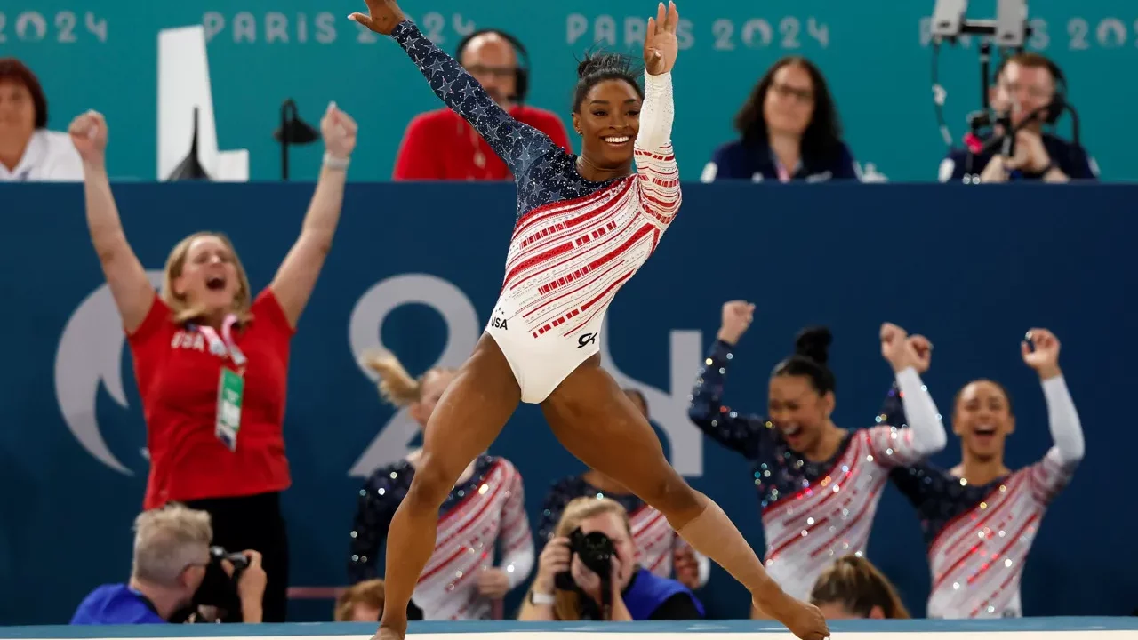 Las ganancias y patrocinios de Simone Biles, medallista de oro en París 2024