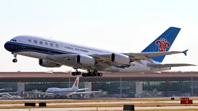 aviación China-combustible