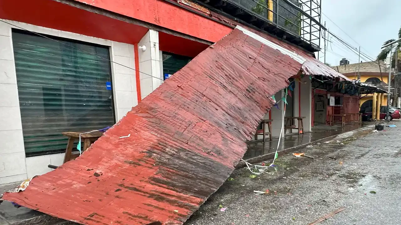 Beryl se degrada a tormenta tropical y amenaza a Texas
