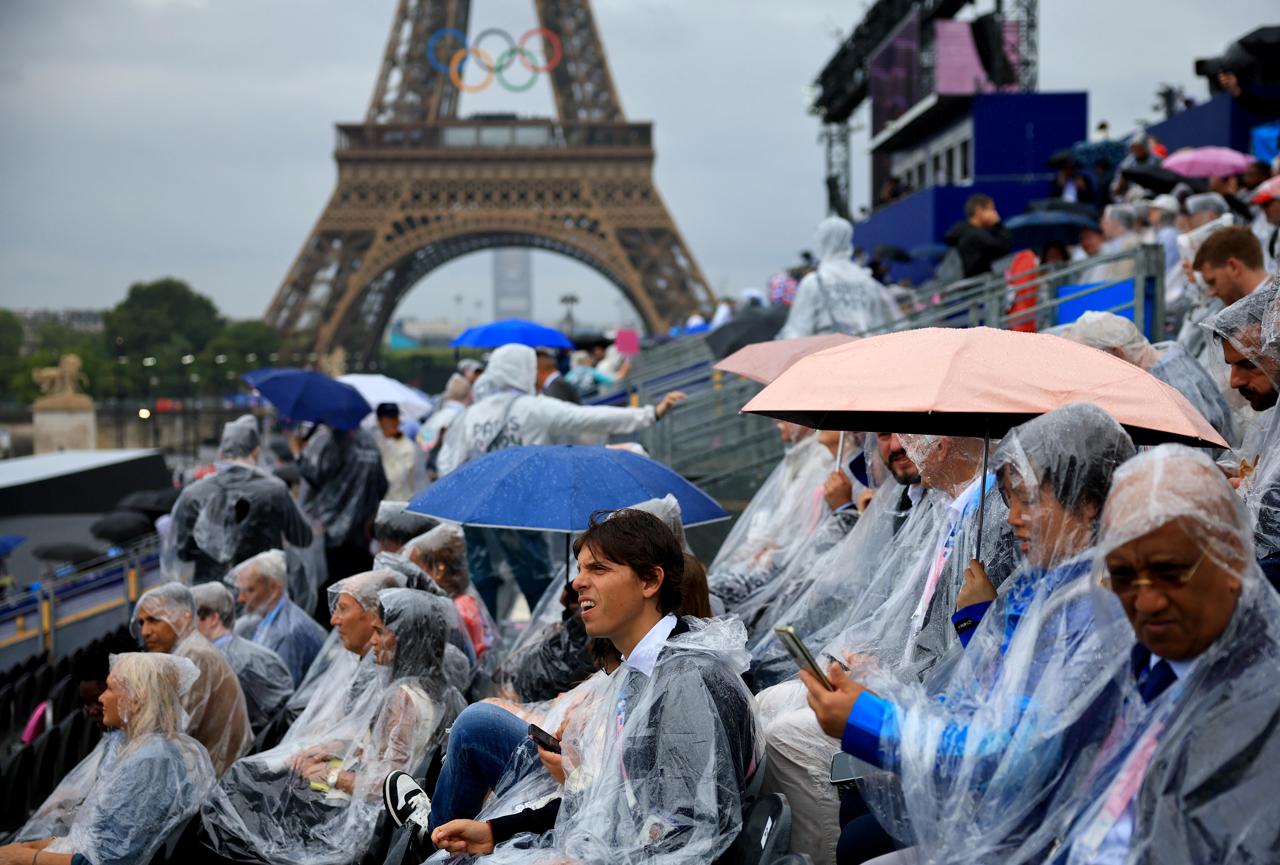 Inauguración París 2024: Controles policiales, calles desiertas y llovizna