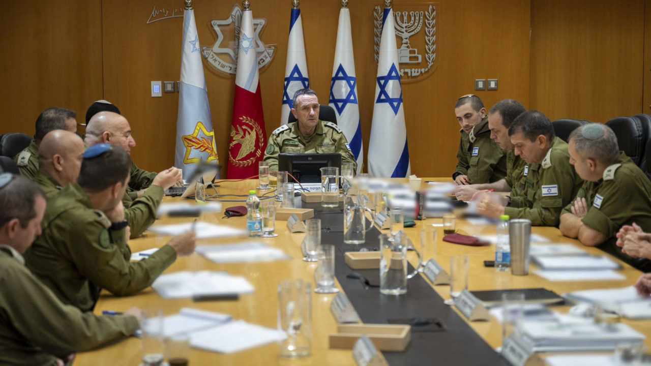Funcionarios israelíes dicen que buscan evitar una guerra total en represalia al Líbano
