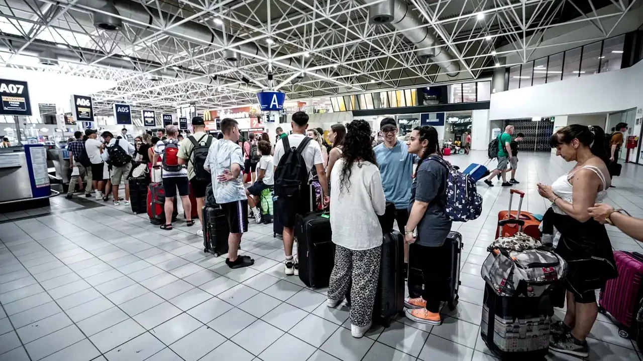 Sectores críticos en el mundo se recuperan del ‘mayor apagón informático’ de la historia