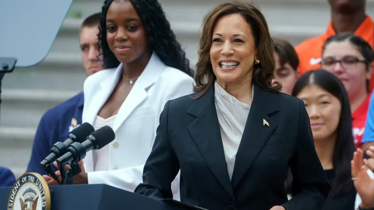 Círculo íntimo de Kamala Harris se prepara para la batalla del tramo final hacia las elecciones