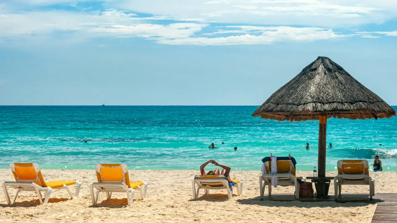 Turistas reducen su estancia en Quintana Roo, alerta industria internacional