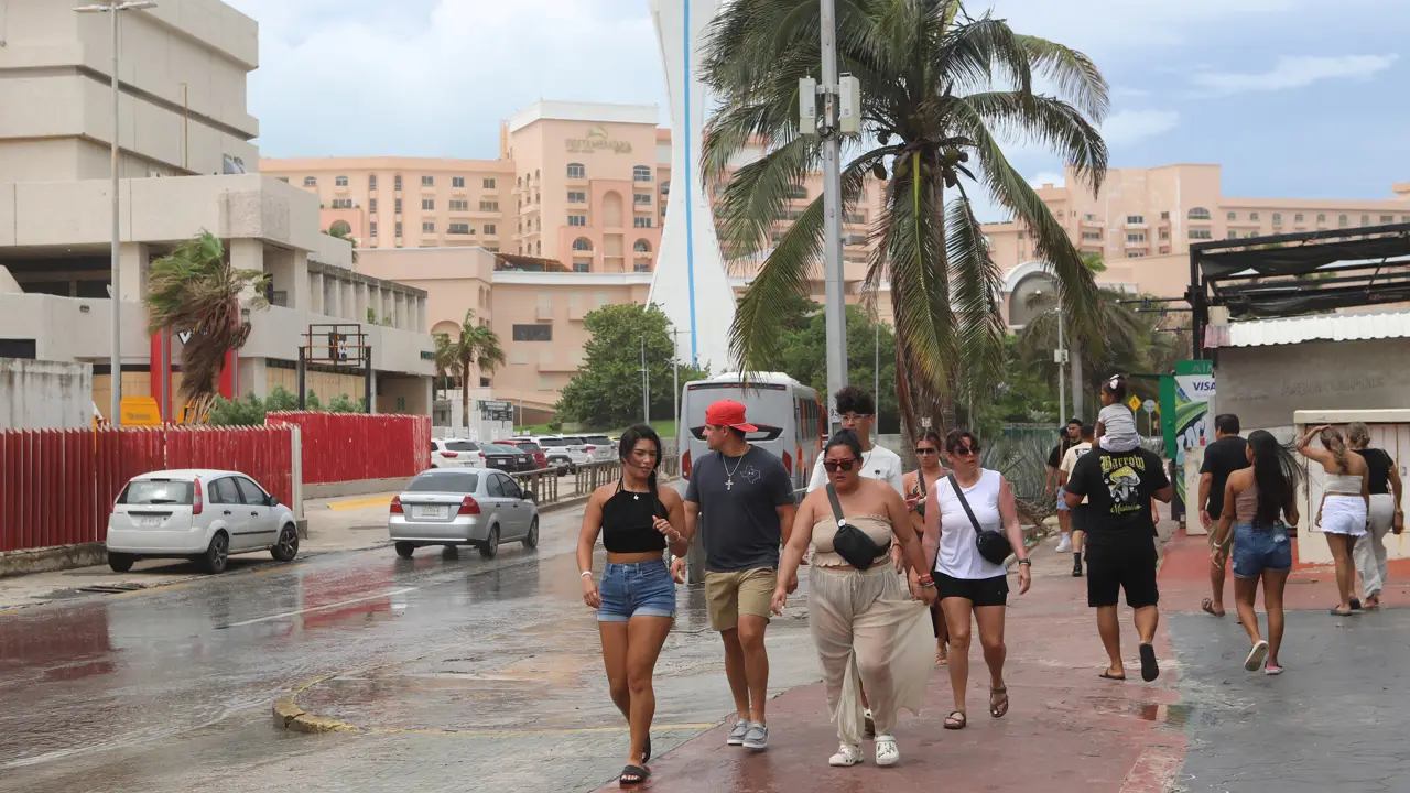 Infraestructura turística de Quintana Roo libra impacto del huracán Beryl