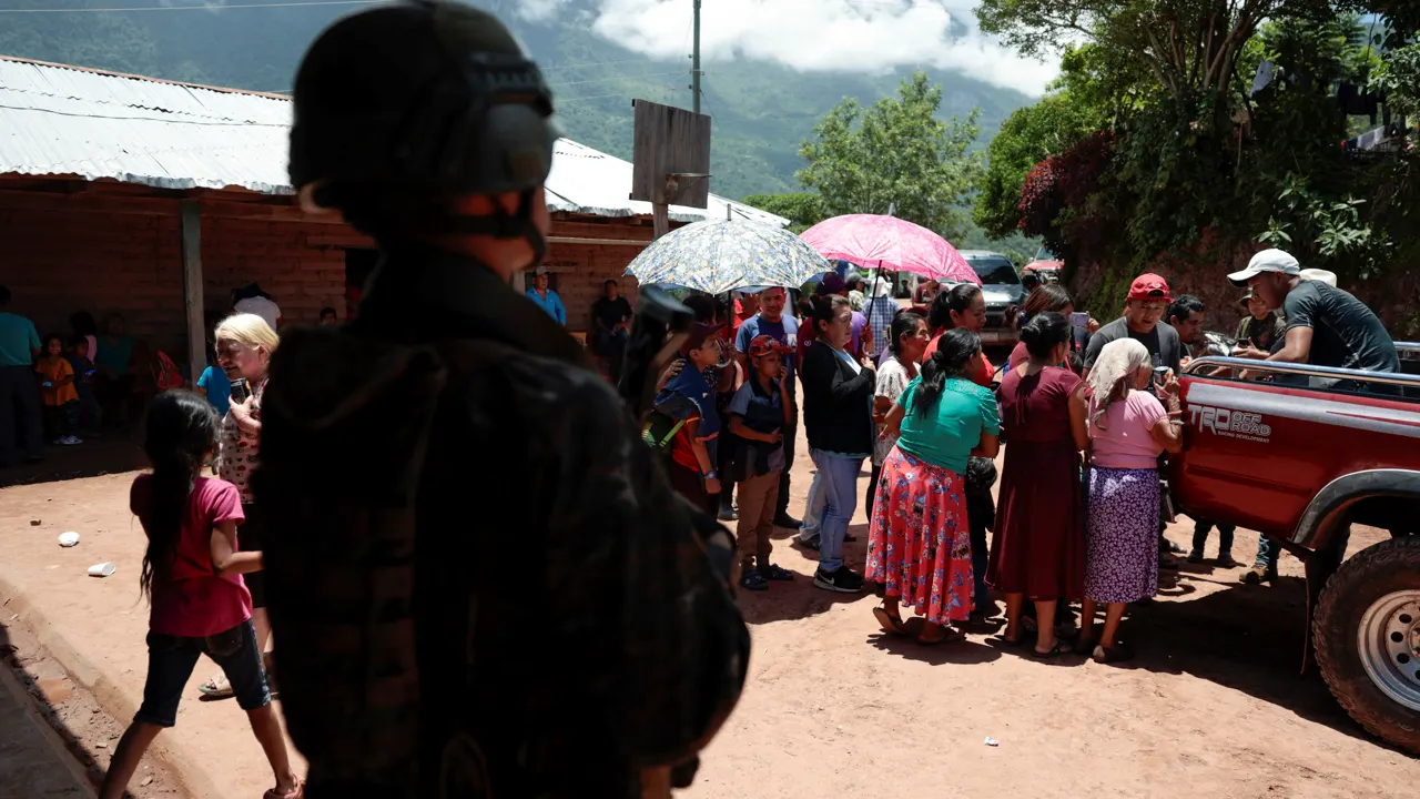 Mexicanos refugiados en Guatemala debido al narco exigen soluciones a autoridades