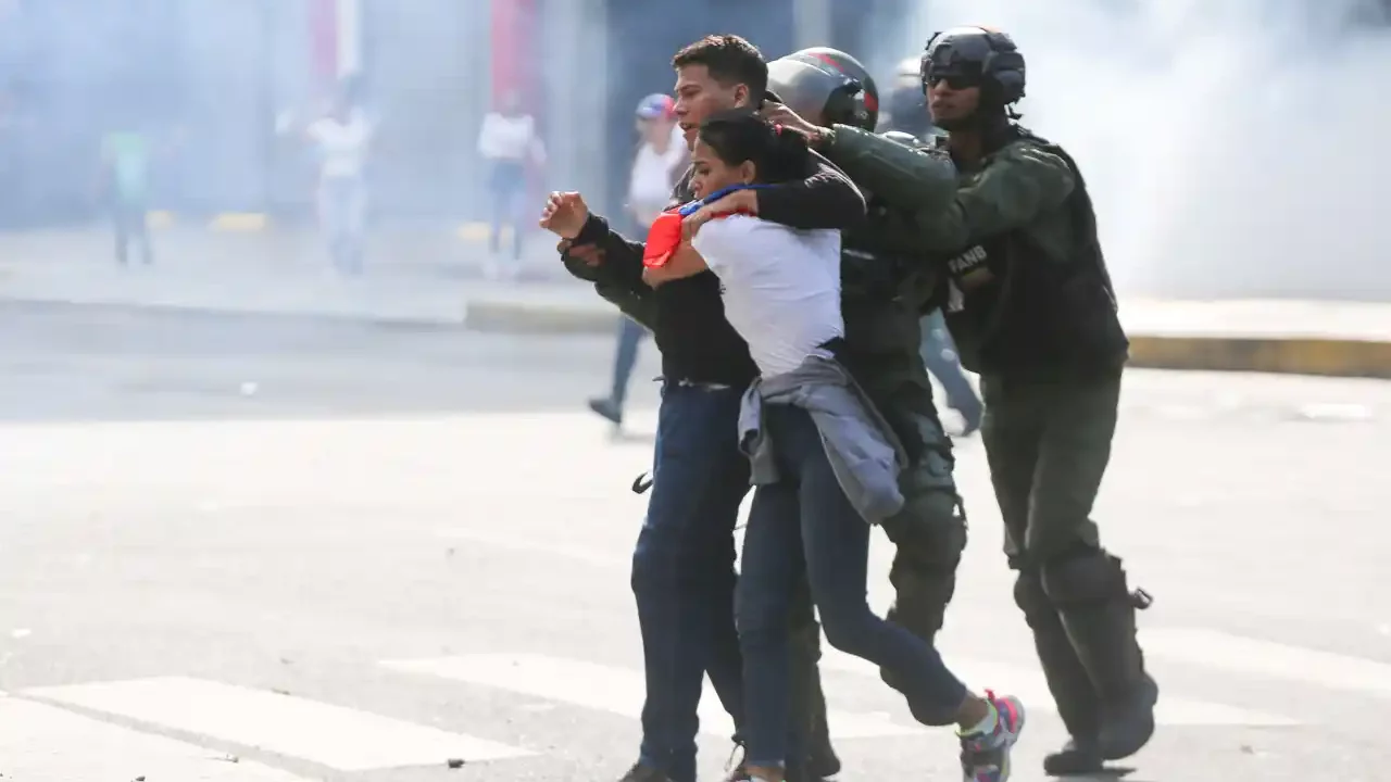 Va 11 muertos en Venezuela tras protestas, según ONG