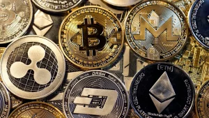 El precio de Bitcoin alcanzó su nivel más bajo desde febrero, revirtiendo meses de ganancias.