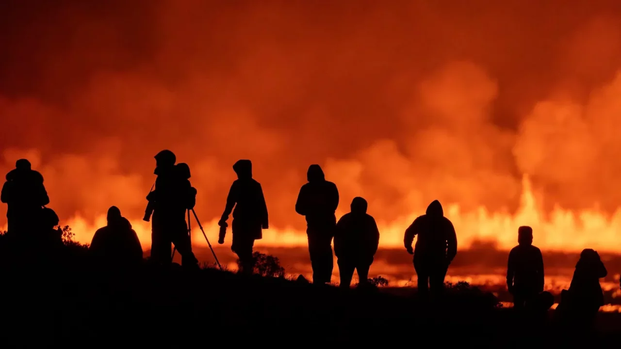 Islandia se enfrenta a su sexta erupción volcánica reciente y hay miles de evacuados (fotos)