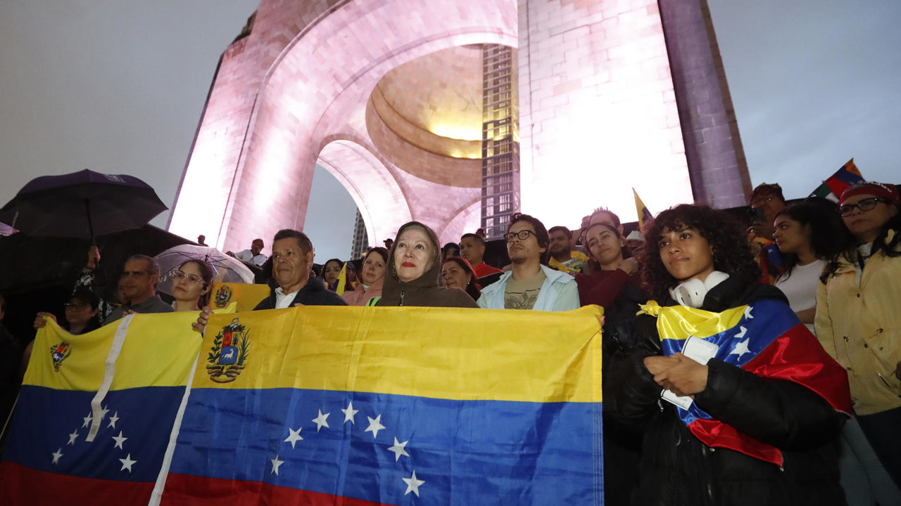 Venezolanos protestan en CDMX a un mes de la elección presidencial donde Maduro se proclamó ganador