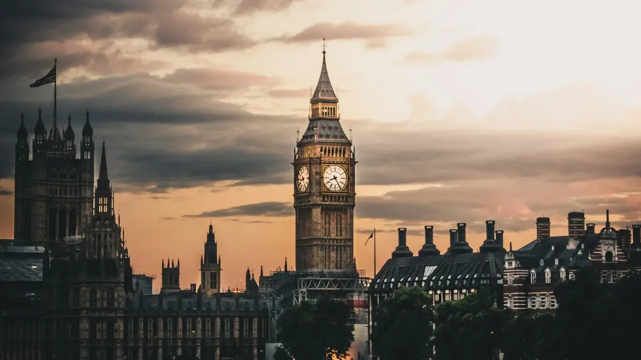Banksy elige a un rinoceronte para comenzar la segunda semana del ‘zoo de Londres’