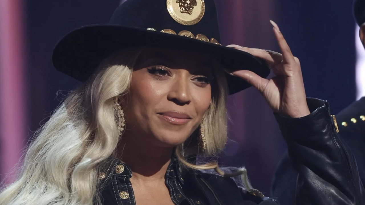 Beyoncé lanza la marca de whisky SirDavis, acercándose al estatus de billonaria