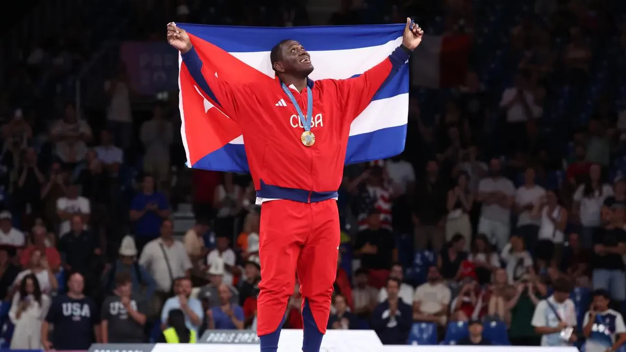 El luchador cubano Mijaín López entra en la leyenda con su quinto oro olímpico consecutivo