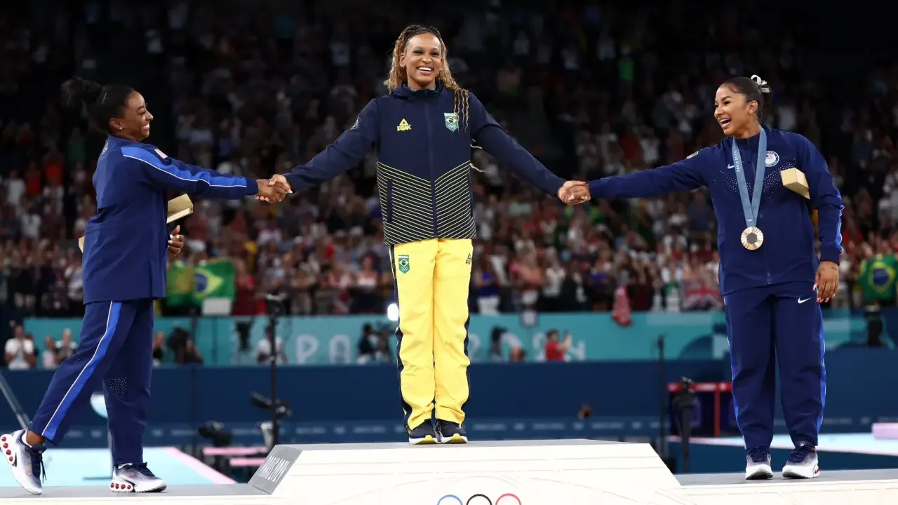 Simone Biles se despide de los Olímpicos de París sin alcanzar récord
