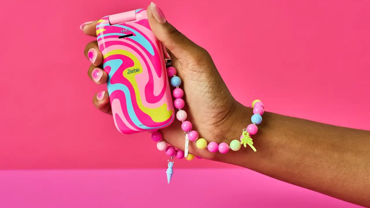 El nuevo teléfono de Barbie sale a la venta con un enfoque en la desconexión digital