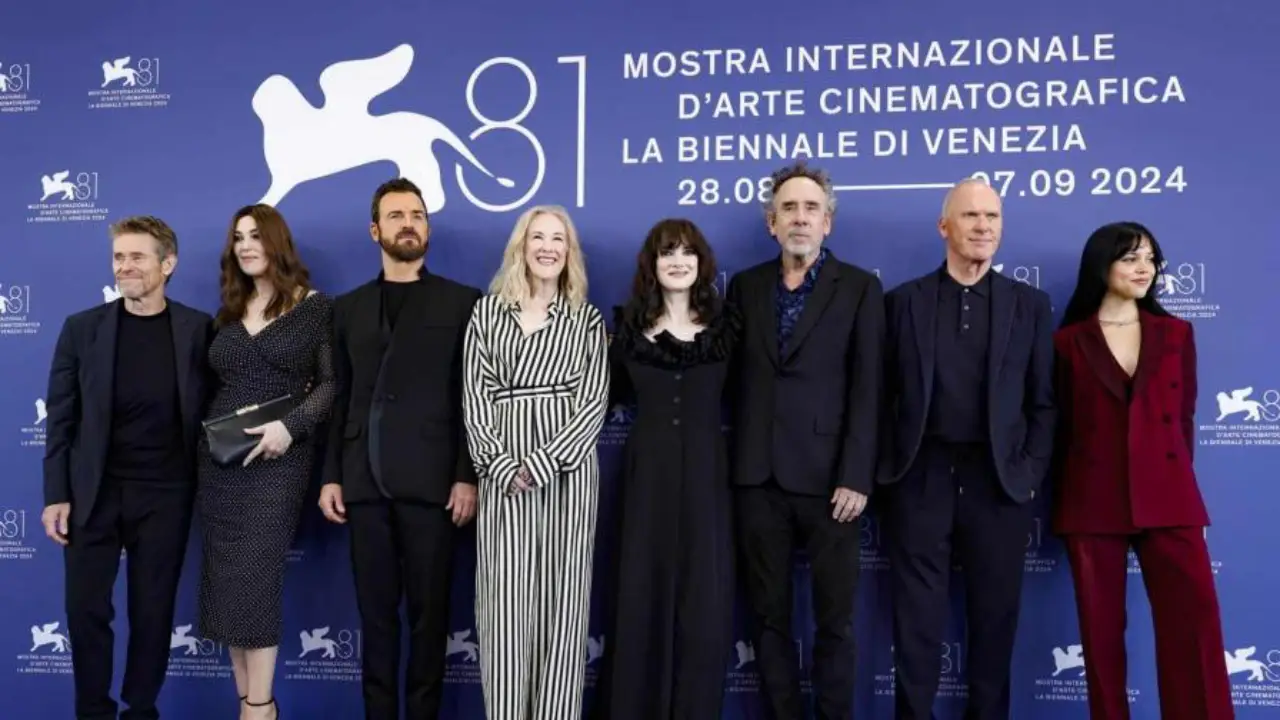 Burton llena de fantasmas y carcajadas la Mostra de Venecia con ‘Beetlejuice Beetlejuice’