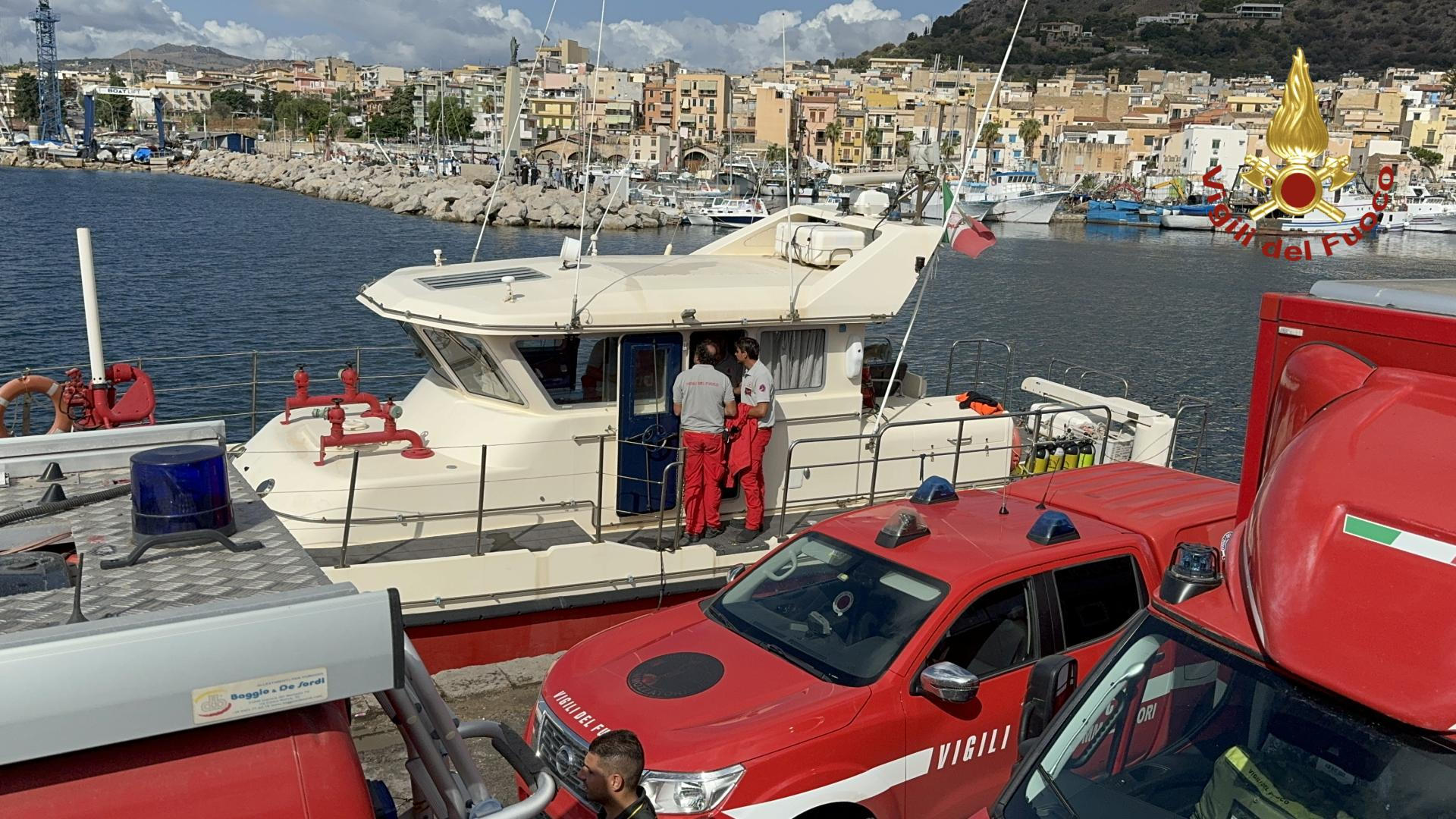 Rescatan cuatro cadáveres del yate naufragado cerca de Sicilia; hay una posible quinta víctima