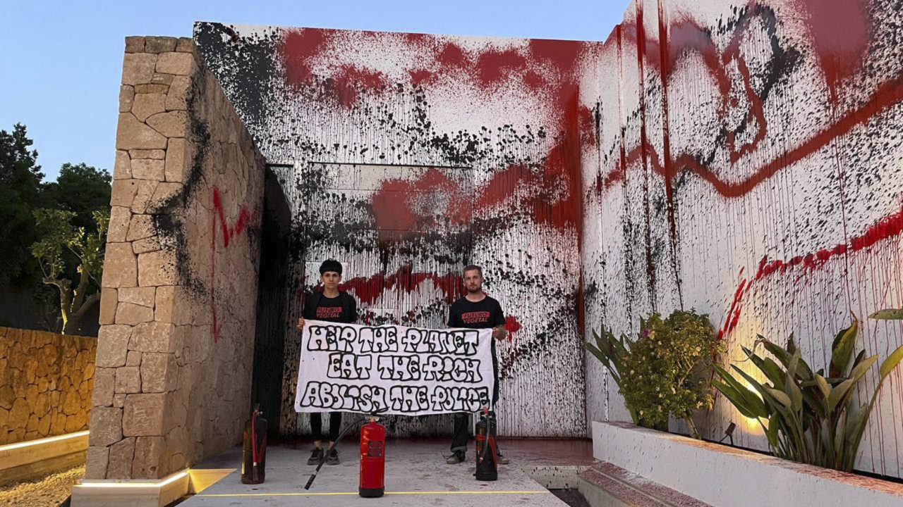 Reclaman 50,000 euros a Futuro Vegetal por vandalizar la mansión de Messi en Ibiza
