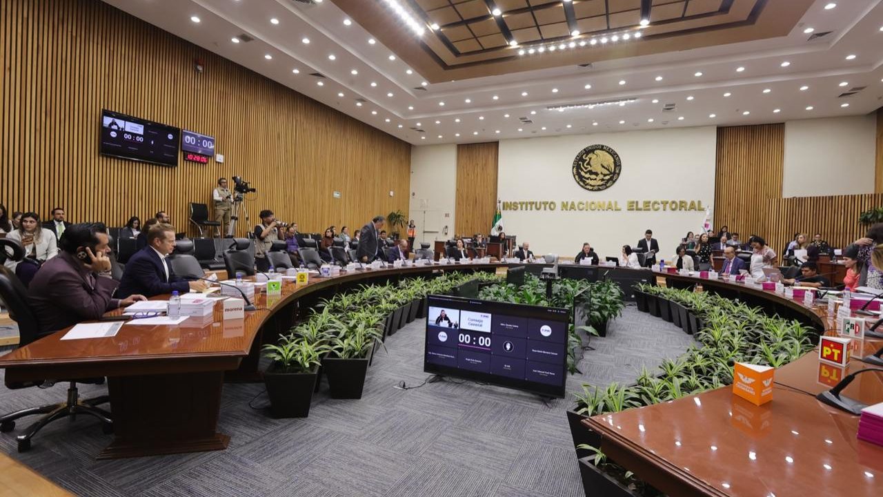 INE da a Sheinbaum el mayor poder en Diputados desde 1982