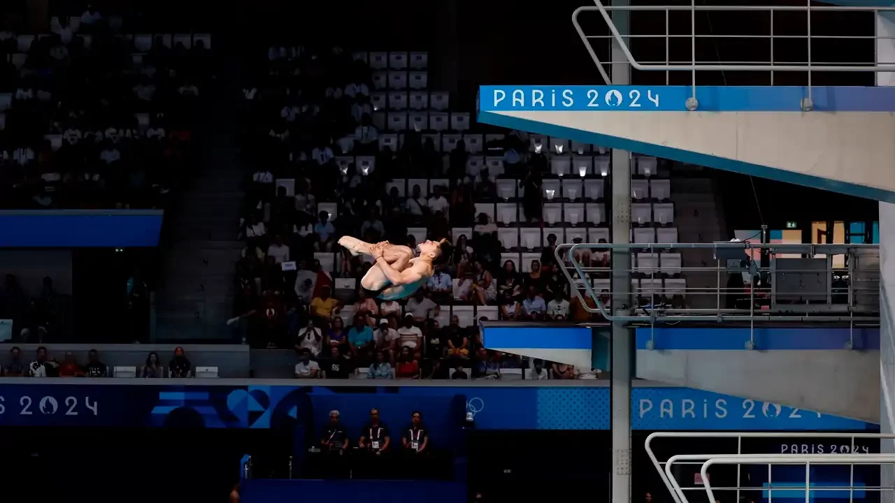 El mexicano Osmar Olvera avanza a la final en trampolín de 3 metros