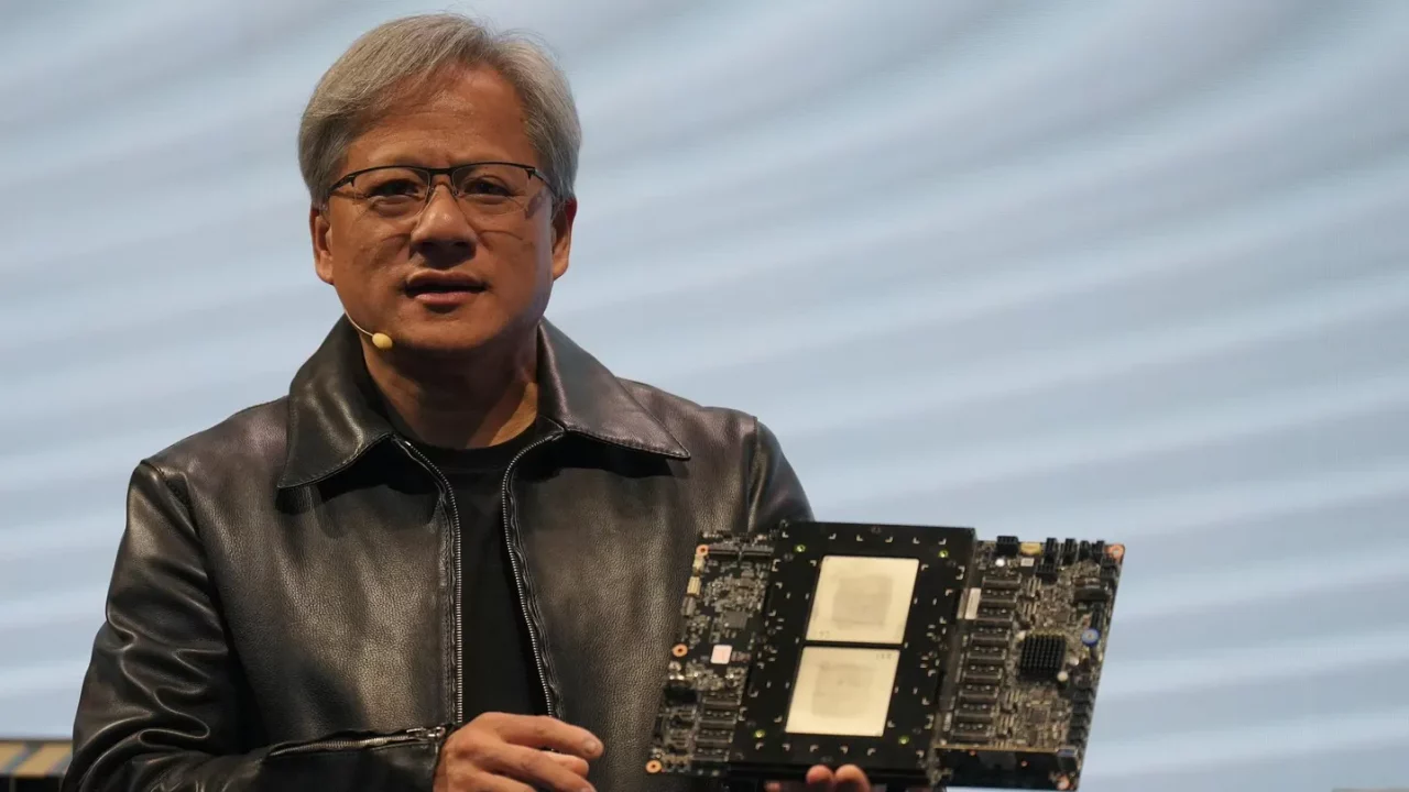 Nvidia ‘borra’ 10,000 mdd de la fortuna de su CEO, mientras continúa la liquidación en la etapa previa a la comercialización