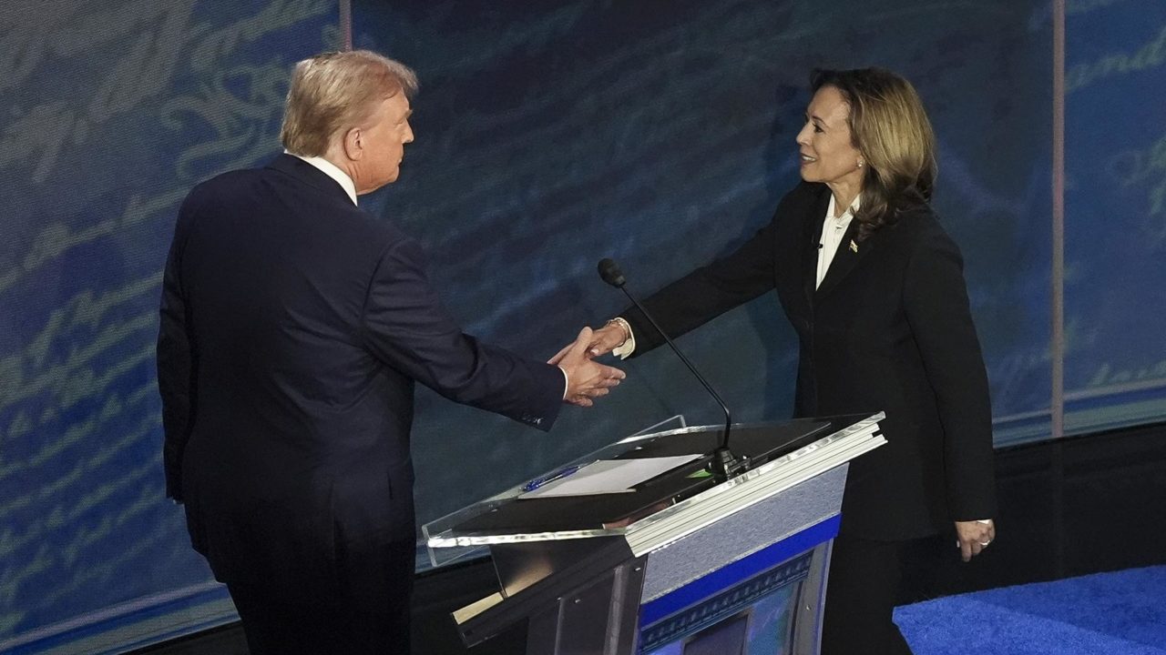 Trump dice que no participará en más debates; Harris insiste en segundo encuentro
