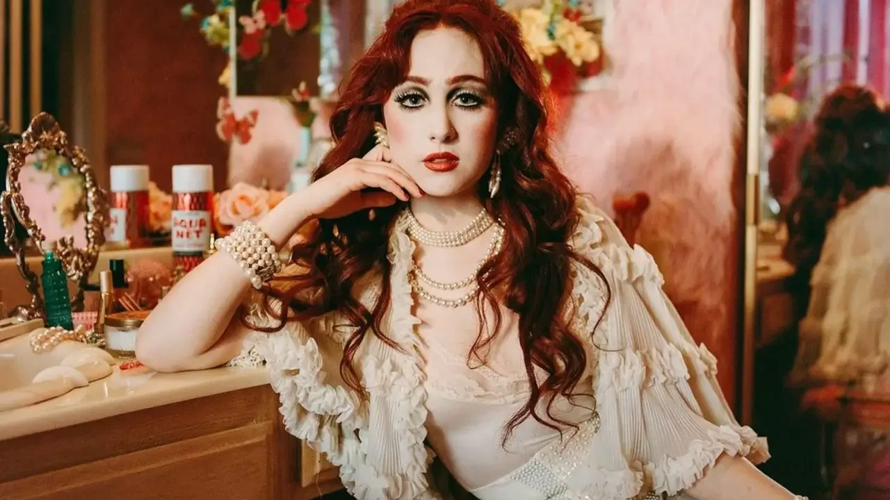 Te presentamos a Chappell Roan, la nueva estrella pop que busca imponerse en la escena musical